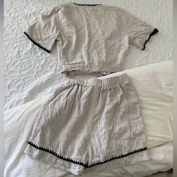 Matching Set - Picture 2 of 2